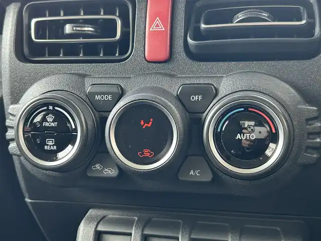 スズキ ジムニー XC 愛知県 2019(平31)年 9.7万km シフォンアイボリーメタリックブラック2トーンルーフ ワンオーナー/社外メモリナビ(FM/AM/BT/CD/DVD/フルセグ)/デュアルセンサーブレーキサポート/5MT/4WD/ターボ/ドライブレコーダー/シートヒーター/LEDヘッドライト/フォグランプ/純正AW16インチ/電動格納ミラー/クルーズコントロール/ETC/純正フロアマット/プッシュスタート/スマートキー・スペアキー１本/ステアリングリモコン/ABS/取扱説明書・保証書