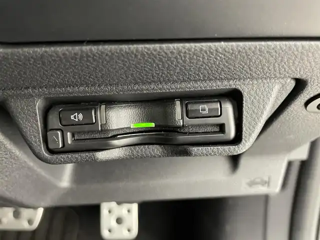 スバル レヴォーグ 1．8STIスポーツ EX 滋賀県 2021(令3)年 3.7万km マグネタイトグレーメタリック 純正11.6インチナビ/Bluetooth/USB/AppleCarPlay/AndroidAuto/フルセグテレビ/バックカメラ/アイサイトコアテクノロジー/・プリクラッシュブレーキ/・前側方プリクラッシュブレーキ/・緊急時プリクラッシュステアリング/・AT誤発進抑制制御/・先行車発進お知らせ機能/・全車速追従機能付クルーズコントロール/アイサイトXテクノロジー/・渋滞時ハンズオフアシスト/・アクティブレーンチェンジアシスト/・ドライバー異常時対応システム/・渋滞時発進アシスト/・カーブ前抑制機能/・料金所前速度制御/アイサイトセイフティプラス/・リアビークルディテクション/・エマージェンシーレーンキープアシスト/・アレイ式アダプティブドライビングビーム/視界拡張テクノロジー/・デジタルマルチビューモニター/・前側方警報アシスト/STiエアロ/レザーシート/D/N席パワーシート/全席シートヒーター/パワーリアゲート/パドルシフト/ドライブレコーダー/LEDヘッドライト/オートライト/プッシュスタート/スマートキー/スペアキー