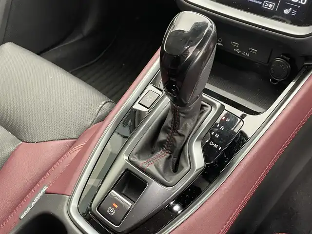 スバル レヴォーグ 1．8STIスポーツ EX 滋賀県 2021(令3)年 3.7万km マグネタイトグレーメタリック 純正11.6インチナビ/Bluetooth/USB/AppleCarPlay/AndroidAuto/フルセグテレビ/バックカメラ/アイサイトコアテクノロジー/・プリクラッシュブレーキ/・前側方プリクラッシュブレーキ/・緊急時プリクラッシュステアリング/・AT誤発進抑制制御/・先行車発進お知らせ機能/・全車速追従機能付クルーズコントロール/アイサイトXテクノロジー/・渋滞時ハンズオフアシスト/・アクティブレーンチェンジアシスト/・ドライバー異常時対応システム/・渋滞時発進アシスト/・カーブ前抑制機能/・料金所前速度制御/アイサイトセイフティプラス/・リアビークルディテクション/・エマージェンシーレーンキープアシスト/・アレイ式アダプティブドライビングビーム/視界拡張テクノロジー/・デジタルマルチビューモニター/・前側方警報アシスト/STiエアロ/レザーシート/D/N席パワーシート/全席シートヒーター/パワーリアゲート/パドルシフト/ドライブレコーダー/LEDヘッドライト/オートライト/プッシュスタート/スマートキー/スペアキー