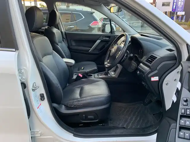 スバル フォレスター 2．0i－L アイサイト 福井県 2013(平25)年 8.6万km サテンホワイトパール (株)IDOMが運営する【じしゃロン福井店】の自社ローン対象車両になります。こちらは現金またはオートローンご利用時の価格です。自社ローンご希望の方は別途その旨お申付け下さい/アイサイト/純正ナビ（CD・DVD・BT接続可）/フルセグテレビ/バックカメラ/ETC/パワーシート（D席・N席）/シートヒーター（D席・N席）/パワーバックドア