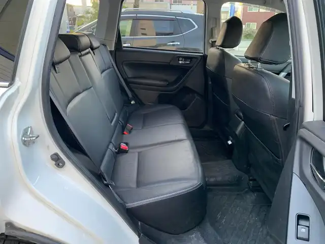 スバル フォレスター 2．0i－L アイサイト 福井県 2013(平25)年 8.6万km サテンホワイトパール (株)IDOMが運営する【じしゃロン福井店】の自社ローン対象車両になります。こちらは現金またはオートローンご利用時の価格です。自社ローンご希望の方は別途その旨お申付け下さい/アイサイト/純正ナビ（CD・DVD・BT接続可）/フルセグテレビ/バックカメラ/ETC/パワーシート（D席・N席）/シートヒーター（D席・N席）/パワーバックドア