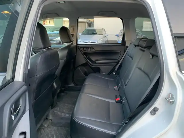 スバル フォレスター 2．0i－L アイサイト 福井県 2013(平25)年 8.6万km サテンホワイトパール (株)IDOMが運営する【じしゃロン福井店】の自社ローン対象車両になります。こちらは現金またはオートローンご利用時の価格です。自社ローンご希望の方は別途その旨お申付け下さい/アイサイト/純正ナビ（CD・DVD・BT接続可）/フルセグテレビ/バックカメラ/ETC/パワーシート（D席・N席）/シートヒーター（D席・N席）/パワーバックドア