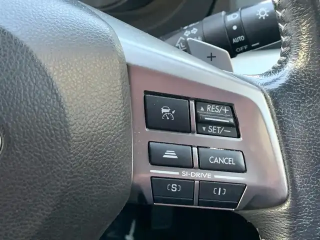 スバル フォレスター 2．0i－L アイサイト 福井県 2013(平25)年 8.6万km サテンホワイトパール (株)IDOMが運営する【じしゃロン福井店】の自社ローン対象車両になります。こちらは現金ご利用時の価格です。/自社ローンご希望の方は別途その旨お申付け下さい。/アイサイト/純正ナビ（CD・DVD・BT接続可）/フルセグテレビ/バックカメラ/ETC/パワーシート（D席・N席）/シートヒーター（D席・N席）/パワーバックドア