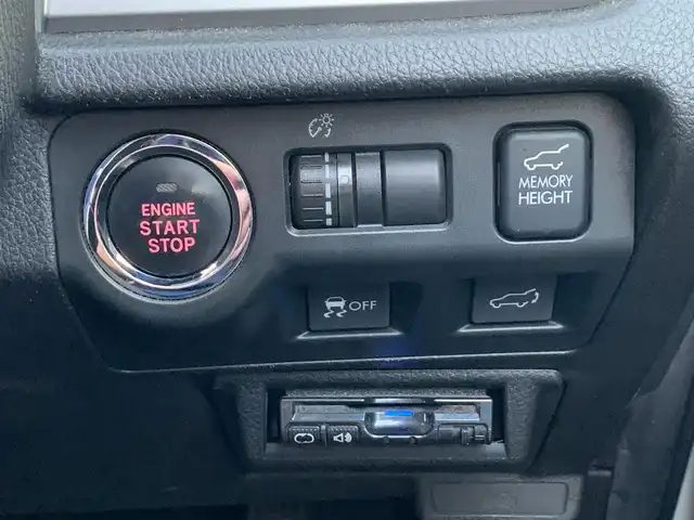 スバル フォレスター 2．0i－L アイサイト 福井県 2013(平25)年 8.6万km サテンホワイトパール (株)IDOMが運営する【じしゃロン福井店】の自社ローン対象車両になります。こちらは現金ご利用時の価格です。/自社ローンご希望の方は別途その旨お申付け下さい。/アイサイト/純正ナビ（CD・DVD・BT接続可）/フルセグテレビ/バックカメラ/ETC/パワーシート（D席・N席）/シートヒーター（D席・N席）/パワーバックドア