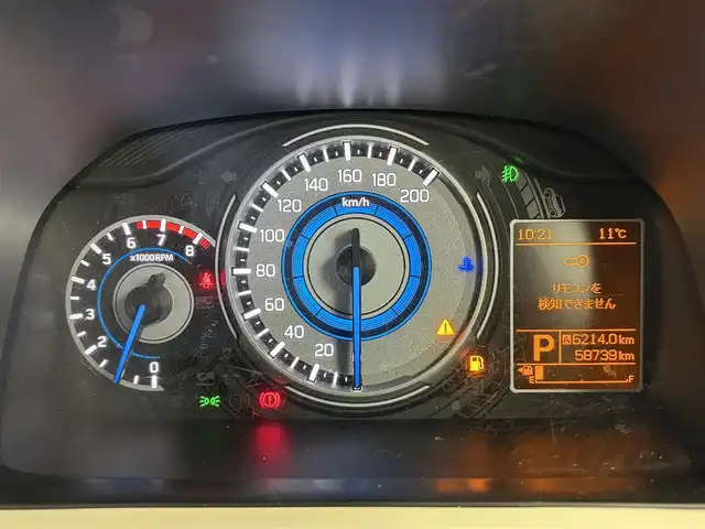 スズキ クロスビー HYBRID MZ 愛知県 2018(平30)年 5.9万km ピュアホワイトP 社外ナビ　AVICーRL901/（CD・DVD・Bluetooth・フルセグTV）/車内ルーフラック/ETC/クルーズコントロール/前席シートヒーター/クリアランスソナー/パドルシフト/ダウンヒルアシスト/ステアリングリモコン/レーンキープアシスト/衝突軽減ブレーキ/コーナーセンサー/横滑り防止装置/盗難防止装置/LEDオートライト/純正フロアマット/社外アルミホイール（JOKER）/スマートキー/アイドリングストップ/走行モード切替/シートバックテーブル/ドアバイザー/スタッドレスタイヤ付きAW4本