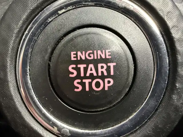 スズキ クロスビー HYBRID MZ 愛知県 2018(平30)年 5.9万km ピュアホワイトP 社外ナビ　AVICーRL901/（CD・DVD・Bluetooth・フルセグTV）/車内ルーフラック/ETC/クルーズコントロール/前席シートヒーター/クリアランスソナー/パドルシフト/ダウンヒルアシスト/ステアリングリモコン/レーンキープアシスト/衝突軽減ブレーキ/コーナーセンサー/横滑り防止装置/盗難防止装置/LEDオートライト/純正フロアマット/社外アルミホイール（JOKER）/スマートキー/アイドリングストップ/走行モード切替/シートバックテーブル/ドアバイザー/スタッドレスタイヤ付きAW4本