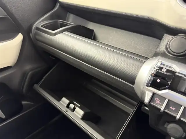 スズキ クロスビー HYBRID MZ 愛知県 2018(平30)年 5.9万km ピュアホワイトP 社外ナビ　AVICーRL901/（CD・DVD・Bluetooth・フルセグTV）/車内ルーフラック/ETC/クルーズコントロール/前席シートヒーター/クリアランスソナー/パドルシフト/ダウンヒルアシスト/ステアリングリモコン/レーンキープアシスト/衝突軽減ブレーキ/コーナーセンサー/横滑り防止装置/盗難防止装置/LEDオートライト/純正フロアマット/社外アルミホイール（JOKER）/スマートキー/アイドリングストップ/走行モード切替/シートバックテーブル/ドアバイザー/スタッドレスタイヤ付きAW4本