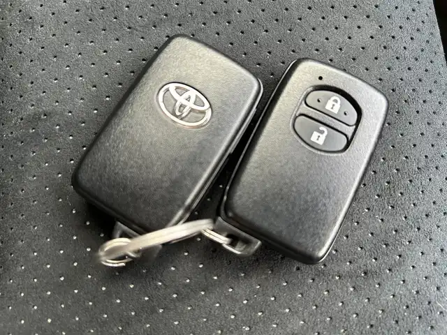 トヨタ アクア G G’s 愛媛県 2015(平27)年 8.1万km ライムホワイトパールクリスタルシャイン 純正ナビ/フルセグTV/バックカメラ/クルーズコントロール/ETC/スマートキー/スペアキー/プッシュスタート/純正AW/純正フロアマット/ハーフレザーシート/シートヒーター/ステアリングスイッチ/電格ミラー