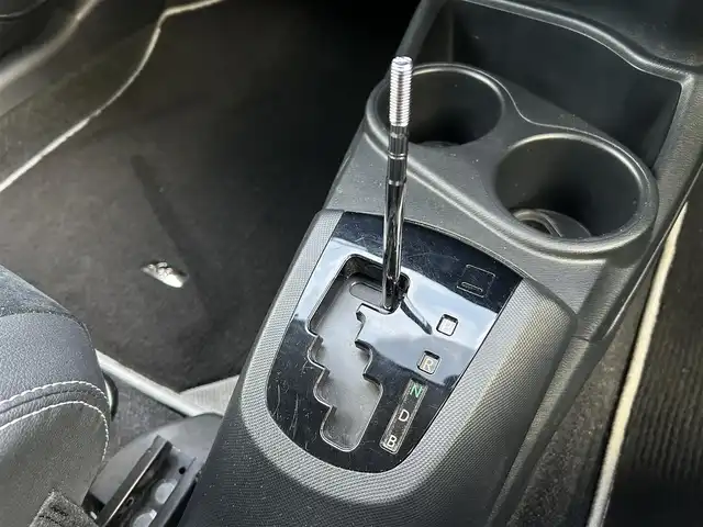 トヨタ アクア G G’s 愛媛県 2015(平27)年 8.1万km ライムホワイトパールクリスタルシャイン 純正ナビ/フルセグTV/バックカメラ/クルーズコントロール/ETC/スマートキー/スペアキー/プッシュスタート/純正AW/純正フロアマット/ハーフレザーシート/シートヒーター/ステアリングスイッチ/電格ミラー