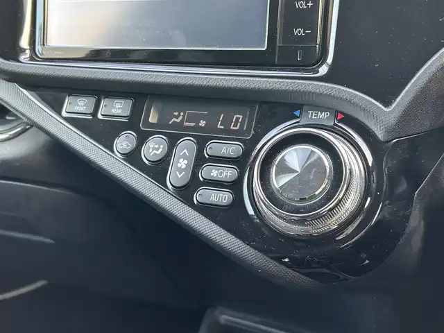 トヨタ アクア G G’s 愛媛県 2015(平27)年 8.1万km ライムホワイトパールクリスタルシャイン 純正ナビ/フルセグTV/バックカメラ/クルーズコントロール/ETC/スマートキー/スペアキー/プッシュスタート/純正AW/純正フロアマット/ハーフレザーシート/シートヒーター/ステアリングスイッチ/電格ミラー