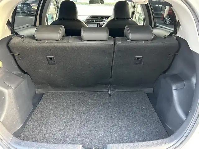 トヨタ アクア G G’s 愛媛県 2015(平27)年 8.1万km ライムホワイトパールクリスタルシャイン 純正ナビ/フルセグTV/バックカメラ/クルーズコントロール/ETC/スマートキー/スペアキー/プッシュスタート/純正AW/純正フロアマット/ハーフレザーシート/シートヒーター/ステアリングスイッチ/電格ミラー