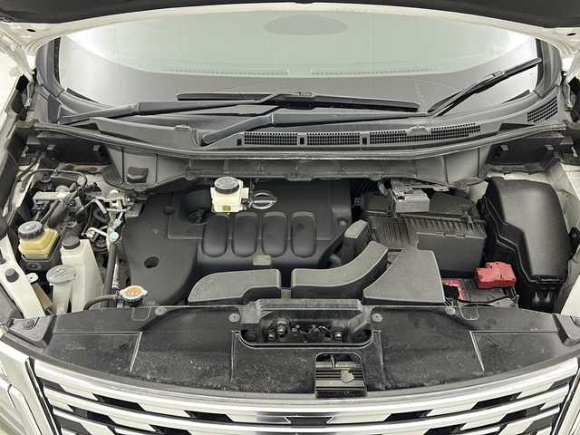 日産 エルグランド 250ハイウェイスターS 宮城県 2021(令3)年 5.4万km ピュアホワイトパール 禁煙車/インテリジェントクルーズコントロール/エマージェンシーブレーキ/車線逸脱警報/車線逸脱防止支援システム/後側方車両検知警報/後側方衝突防止支援システム/ソナー/速度標識表示/道路標識表示/社外10.1インチナビ/（BT.CD.AM.FM.SD.AUX.Applecarplay）/フルセグテレビ/バックカメラ/ビルトインETC/前後ドライブレコーダー/両側パワースライドドア/革巻きステアリング/ステアリングスイッチ/プッシュスタート/スマートキー/ハーフレザーシート/3列シート/オットマン/ロールサンシェード/純正フロアマット/LEDヘッドライト/フォグランプ/純正18インチアルミホイール/ドアバイザー/横滑り防止機能