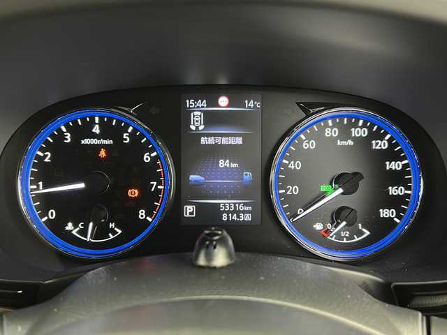 日産 エルグランド 250ハイウェイスターS 宮城県 2021(令3)年 5.4万km ピュアホワイトパール 禁煙車/インテリジェントクルーズコントロール/エマージェンシーブレーキ/車線逸脱警報/車線逸脱防止支援システム/後側方車両検知警報/後側方衝突防止支援システム/ソナー/速度標識表示/道路標識表示/社外10.1インチナビ/（BT.CD.AM.FM.SD.AUX.Applecarplay）/フルセグテレビ/バックカメラ/ビルトインETC/前後ドライブレコーダー/両側パワースライドドア/革巻きステアリング/ステアリングスイッチ/プッシュスタート/スマートキー/ハーフレザーシート/3列シート/オットマン/ロールサンシェード/純正フロアマット/LEDヘッドライト/フォグランプ/純正18インチアルミホイール/ドアバイザー/横滑り防止機能