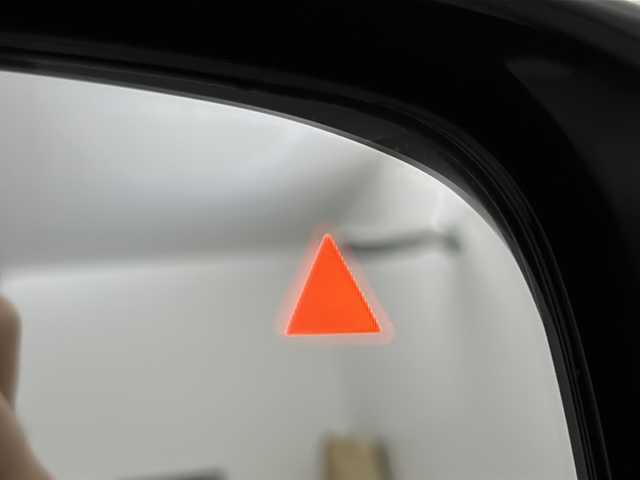 日産 エルグランド 250ハイウェイスターS 宮城県 2021(令3)年 5.4万km ピュアホワイトパール 禁煙車/インテリジェントクルーズコントロール/エマージェンシーブレーキ/車線逸脱警報/車線逸脱防止支援システム/後側方車両検知警報/後側方衝突防止支援システム/ソナー/速度標識表示/道路標識表示/社外10.1インチナビ/（BT.CD.AM.FM.SD.AUX.Applecarplay）/フルセグテレビ/バックカメラ/ビルトインETC/前後ドライブレコーダー/両側パワースライドドア/革巻きステアリング/ステアリングスイッチ/プッシュスタート/スマートキー/ハーフレザーシート/3列シート/オットマン/ロールサンシェード/純正フロアマット/LEDヘッドライト/フォグランプ/純正18インチアルミホイール/ドアバイザー/横滑り防止機能