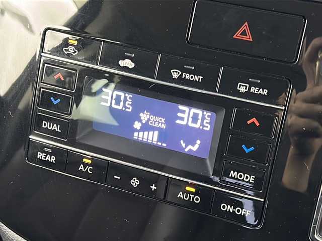 日産 エルグランド 250ハイウェイスターS 宮城県 2021(令3)年 5.4万km ピュアホワイトパール 禁煙車/インテリジェントクルーズコントロール/エマージェンシーブレーキ/車線逸脱警報/車線逸脱防止支援システム/後側方車両検知警報/後側方衝突防止支援システム/ソナー/速度標識表示/道路標識表示/社外10.1インチナビ/（BT.CD.AM.FM.SD.AUX.Applecarplay）/フルセグテレビ/バックカメラ/ビルトインETC/前後ドライブレコーダー/両側パワースライドドア/革巻きステアリング/ステアリングスイッチ/プッシュスタート/スマートキー/ハーフレザーシート/3列シート/オットマン/ロールサンシェード/純正フロアマット/LEDヘッドライト/フォグランプ/純正18インチアルミホイール/ドアバイザー/横滑り防止機能