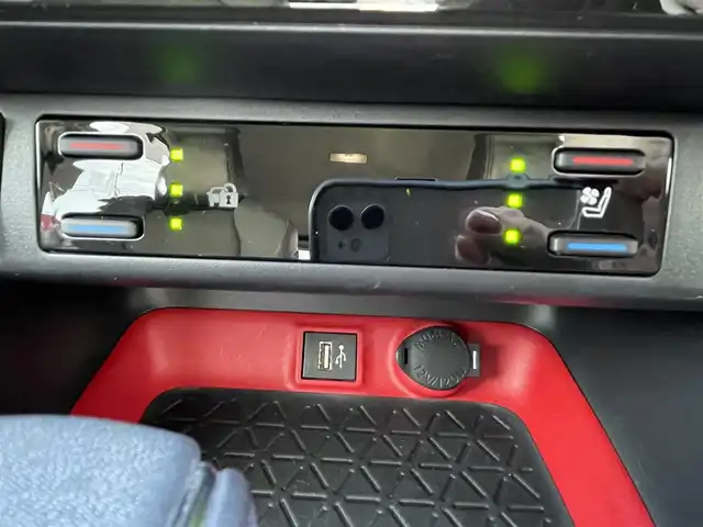 トヨタ ＲＡＶ４ アドベンチャー オフロードPKGⅡ 大阪府 2022(令4)年 1.8万km アティチュードブラックマイカ ワンオーナー/純正10.5インチディスプレイオーディオナビ /   フルセグTV/Bluetooth/USB /バックモニター/衝突軽減ブレーキ/コーナーセンサー/ブラインドスポットモニター/エアシートヒーター /クルーズコントロール /レーンキープアシスト/前席パワーシート（運転席のみメモリー付き） /ステアリングヒーター/オートマチックハイビーム/ダウンヒルアシストコントロール/純正18インチアルミホイール /ルーフレール /純正フロアマット　/スマートキー /ETC2.0/LED/取扱説明書