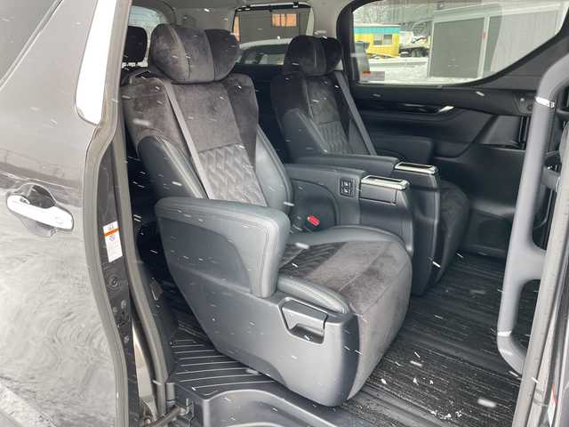 トヨタ アルファード S Cパッケージ 道央・札幌 2015(平27)年 6.9万km グレーメタリック ４WD/JBLプレミアムサウンド/純正メモリーナビ/AM/FM/BT/SD/CD/フルセグ/純正フリップダウンモニター/トヨタセーフティセンス/衝突被害軽減ブレーキ/横滑り防止装置/レーダークルーズコントロール/レーンキープアシスト/パーキングアシスト/クリアランスソナー/バックカメラ/ビルトインETC/ドライブレコーダー/アイドリングストップ/ECOMODE/両側パワースライドドア/パワーバックドア/前席/2列目パワーシート/D席メモリーシート/N席/2列目オットマン/ハーフレザーシート/革巻きウッドコンビステアリング/ステアリングリモコン/ハンドルヒーター/AC100V/電動パーキング/ブレーキホールド/自動防眩ミラー/MTモード付AT/プッシュスタート/スマートキー/LEDヘッドライト/オートライト/フォグランプ/電動格納ミラー/ウィンカーミラー/純正フロアマット/ドアバイザー/スペアキー