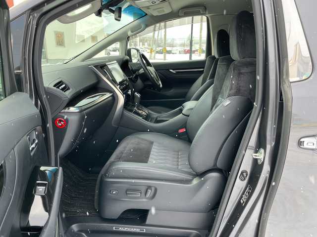 トヨタ アルファード S Cパッケージ 道央・札幌 2015(平27)年 6.9万km グレーメタリック ４WD/JBLプレミアムサウンド/純正メモリーナビ/AM/FM/BT/SD/CD/フルセグ/純正フリップダウンモニター/トヨタセーフティセンス/衝突被害軽減ブレーキ/横滑り防止装置/レーダークルーズコントロール/レーンキープアシスト/パーキングアシスト/クリアランスソナー/バックカメラ/ビルトインETC/ドライブレコーダー/アイドリングストップ/ECOMODE/両側パワースライドドア/パワーバックドア/前席/2列目パワーシート/D席メモリーシート/N席/2列目オットマン/ハーフレザーシート/革巻きウッドコンビステアリング/ステアリングリモコン/ハンドルヒーター/AC100V/電動パーキング/ブレーキホールド/自動防眩ミラー/MTモード付AT/プッシュスタート/スマートキー/LEDヘッドライト/オートライト/フォグランプ/電動格納ミラー/ウィンカーミラー/純正フロアマット/ドアバイザー/スペアキー