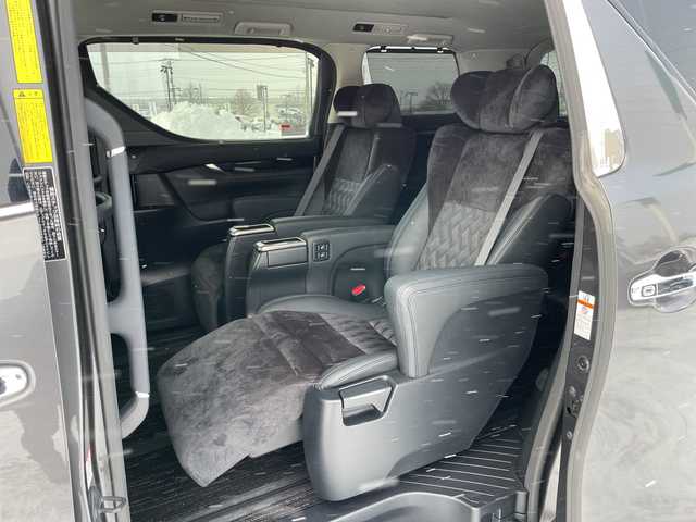 トヨタ アルファード S Cパッケージ 道央・札幌 2015(平27)年 6.9万km グレーメタリック ４WD/JBLプレミアムサウンド/純正メモリーナビ/AM/FM/BT/SD/CD/フルセグ/純正フリップダウンモニター/トヨタセーフティセンス/衝突被害軽減ブレーキ/横滑り防止装置/レーダークルーズコントロール/レーンキープアシスト/パーキングアシスト/クリアランスソナー/バックカメラ/ビルトインETC/ドライブレコーダー/アイドリングストップ/ECOMODE/両側パワースライドドア/パワーバックドア/前席/2列目パワーシート/D席メモリーシート/N席/2列目オットマン/ハーフレザーシート/革巻きウッドコンビステアリング/ステアリングリモコン/ハンドルヒーター/AC100V/電動パーキング/ブレーキホールド/自動防眩ミラー/MTモード付AT/プッシュスタート/スマートキー/LEDヘッドライト/オートライト/フォグランプ/電動格納ミラー/ウィンカーミラー/純正フロアマット/ドアバイザー/スペアキー