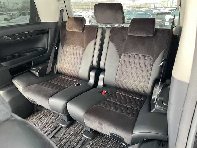 トヨタ アルファード S Cパッケージ 道央・札幌 2015(平27)年 6.9万km グレーメタリック ４WD/JBLプレミアムサウンド/純正メモリーナビ/AM/FM/BT/SD/CD/フルセグ/純正フリップダウンモニター/トヨタセーフティセンス/衝突被害軽減ブレーキ/横滑り防止装置/レーダークルーズコントロール/レーンキープアシスト/パーキングアシスト/クリアランスソナー/バックカメラ/ビルトインETC/ドライブレコーダー/アイドリングストップ/ECOMODE/両側パワースライドドア/パワーバックドア/前席/2列目パワーシート/D席メモリーシート/N席/2列目オットマン/ハーフレザーシート/革巻きウッドコンビステアリング/ステアリングリモコン/ハンドルヒーター/AC100V/電動パーキング/ブレーキホールド/自動防眩ミラー/MTモード付AT/プッシュスタート/スマートキー/LEDヘッドライト/オートライト/フォグランプ/電動格納ミラー/ウィンカーミラー/純正フロアマット/ドアバイザー/スペアキー