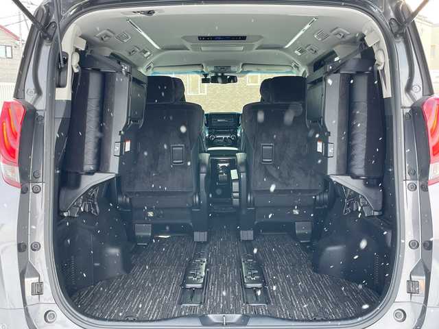 トヨタ アルファード S Cパッケージ 道央・札幌 2015(平27)年 6.9万km グレーメタリック ４WD/JBLプレミアムサウンド/純正メモリーナビ/AM/FM/BT/SD/CD/フルセグ/純正フリップダウンモニター/トヨタセーフティセンス/衝突被害軽減ブレーキ/横滑り防止装置/レーダークルーズコントロール/レーンキープアシスト/パーキングアシスト/クリアランスソナー/バックカメラ/ビルトインETC/ドライブレコーダー/アイドリングストップ/ECOMODE/両側パワースライドドア/パワーバックドア/前席/2列目パワーシート/D席メモリーシート/N席/2列目オットマン/ハーフレザーシート/革巻きウッドコンビステアリング/ステアリングリモコン/ハンドルヒーター/AC100V/電動パーキング/ブレーキホールド/自動防眩ミラー/MTモード付AT/プッシュスタート/スマートキー/LEDヘッドライト/オートライト/フォグランプ/電動格納ミラー/ウィンカーミラー/純正フロアマット/ドアバイザー/スペアキー