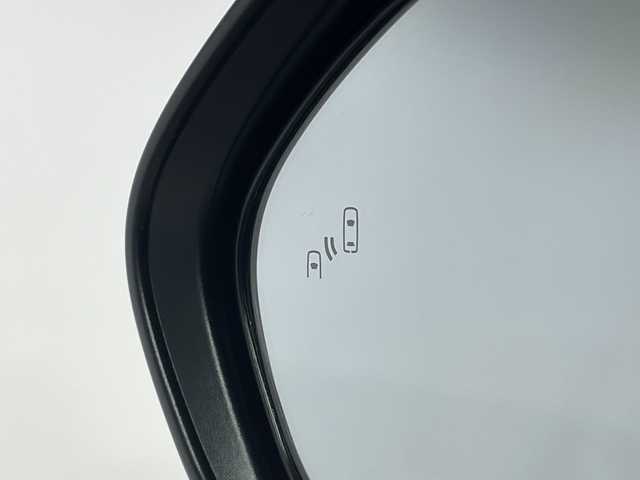 トヨタ Ｃ－ＨＲ G モード ネロセーフティプラスⅢ 神奈川県 2023(令5)年 1.1万km プラチナホワイトパールマイカ 純正8型ディスプレイオーデュオ/Tコネクトナビ/Bluetooth　USB　Miracast/パノラミックビューモニター/セーフティセンス/プリクラッシュセーフティ/レーダークルーズコントロール/レーントレーシングアシスト/オートマチックハイビーム/ロードサインアシスト/ブラインドスポットモニター/パーキングサポートブレーキ/先行車発進告知機能/ドライブスタートコントロール/社外前後ドライブレコーダー/純正ビルトインETC/ハーフレザーシート/運転席パワーシート/前席シートヒーター/革巻きステアリング/ステアリングスイッチ/プッシュスタート/スマートキー/純正18インチアルミホイール/LEDヘッドランプ/LEDフロントフォグランプ/オートライト/純正リアスポイラー/電格ウインカーミラー