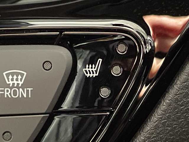 トヨタ Ｃ－ＨＲ G モード ネロセーフティプラスⅢ 神奈川県 2023(令5)年 1.1万km プラチナホワイトパールマイカ 純正8型ディスプレイオーデュオ/Tコネクトナビ/Bluetooth　USB　Miracast/パノラミックビューモニター/セーフティセンス/プリクラッシュセーフティ/レーダークルーズコントロール/レーントレーシングアシスト/オートマチックハイビーム/ロードサインアシスト/ブラインドスポットモニター/パーキングサポートブレーキ/先行車発進告知機能/ドライブスタートコントロール/社外前後ドライブレコーダー/純正ビルトインETC/ハーフレザーシート/運転席パワーシート/前席シートヒーター/革巻きステアリング/ステアリングスイッチ/プッシュスタート/スマートキー/純正18インチアルミホイール/LEDヘッドランプ/LEDフロントフォグランプ/オートライト/純正リアスポイラー/電格ウインカーミラー