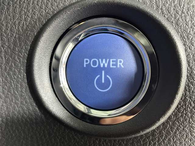 トヨタ Ｃ－ＨＲ G モード ネロセーフティプラスⅢ 神奈川県 2023(令5)年 1.1万km プラチナホワイトパールマイカ 純正8型ディスプレイオーデュオ/Tコネクトナビ/Bluetooth　USB　Miracast/パノラミックビューモニター/セーフティセンス/プリクラッシュセーフティ/レーダークルーズコントロール/レーントレーシングアシスト/オートマチックハイビーム/ロードサインアシスト/ブラインドスポットモニター/パーキングサポートブレーキ/先行車発進告知機能/ドライブスタートコントロール/社外前後ドライブレコーダー/純正ビルトインETC/ハーフレザーシート/運転席パワーシート/前席シートヒーター/革巻きステアリング/ステアリングスイッチ/プッシュスタート/スマートキー/純正18インチアルミホイール/LEDヘッドランプ/LEDフロントフォグランプ/オートライト/純正リアスポイラー/電格ウインカーミラー