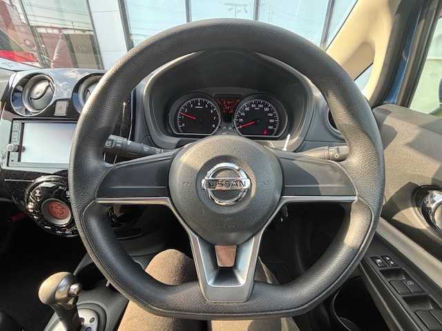 日産 ノート X FOUR スマートセーフティED 宮城県 2016(平28)年 6.2万km 青 登録時走行距離61947km/横滑り防止機能/Aライト/Pスタート/衝突軽減システム/TV・BT・AM/FM・CD/DVD/AUX/コーナーセンサー前後/純正アルミホイール/純正フロアマット/デジタルインナーミラー