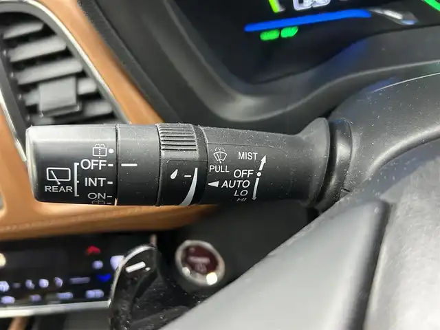 ホンダ ヴェゼル ハイブリッド Z 熊本県 2016(平28)年 5万km ホワイトオーキッドパール 禁煙車　/純正ナビVXM-164VFi（ＣＤ・ＤＶＤ・フルセグ・ＢＴ・ＳＤ・ＵＳＢ）/バックカメラ　/ビルトインＥＴＣ　/前席シートヒーター　/クルーズコントロール　/衝突軽減ブレーキ　/アイドリングストップ　/横滑り防止/パドルシフト/ブレーキホールド/電動パーキング/純正フロアマット/純正17インチAW/オートライト/LEDヘッドライト/フォグライト/スマートキー/プッシュスタート