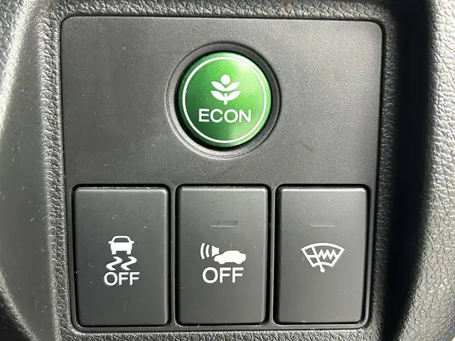 ホンダ ヴェゼル ハイブリッド Z 熊本県 2016(平28)年 5万km ホワイトオーキッドパール 禁煙車　/純正ナビVXM-164VFi（ＣＤ・ＤＶＤ・フルセグ・ＢＴ・ＳＤ・ＵＳＢ）/バックカメラ　/ビルトインＥＴＣ　/前席シートヒーター　/クルーズコントロール　/衝突軽減ブレーキ　/アイドリングストップ　/横滑り防止/パドルシフト/ブレーキホールド/電動パーキング/純正フロアマット/純正17インチAW/オートライト/LEDヘッドライト/フォグライト/スマートキー/プッシュスタート