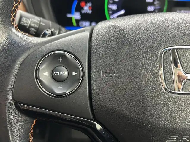 ホンダ ヴェゼル ハイブリッド Z 熊本県 2016(平28)年 5万km ホワイトオーキッドパール 禁煙車　/純正ナビVXM-164VFi（ＣＤ・ＤＶＤ・フルセグ・ＢＴ・ＳＤ・ＵＳＢ）/バックカメラ　/ビルトインＥＴＣ　/前席シートヒーター　/クルーズコントロール　/衝突軽減ブレーキ　/アイドリングストップ　/横滑り防止/パドルシフト/ブレーキホールド/電動パーキング/純正フロアマット/純正17インチAW/オートライト/LEDヘッドライト/フォグライト/スマートキー/プッシュスタート