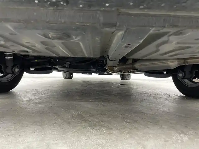 トヨタ ヴォクシー ハイブリッド ZS 煌Ⅱ 千葉県 2017(平29)年 6.4万km ブラッキッシュアゲハガラスフレーク 禁煙車/純正9インチナビ/・NSZT-Y66T/・CD/DVD/BT/フルセグ/純正12.1インチフリップダウンモニター/プリクラッシュセーフティ/車線逸脱警報/先行車発進告知/両側パワースライドドア/バックカメラ/LEDヘッドライト/オートライト/オートハイビーム/ロールサンシェイド/スマートキー/スペアキー/純正ビルトインETC