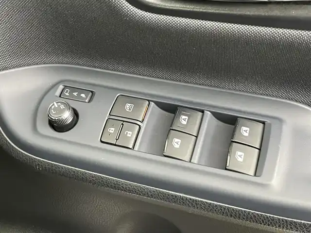 トヨタ ヴォクシー ハイブリッド ZS 煌Ⅱ 千葉県 2017(平29)年 6.4万km ブラッキッシュアゲハガラスフレーク 禁煙車/純正9インチナビ/・NSZT-Y66T/・CD/DVD/BT/フルセグ/純正12.1インチフリップダウンモニター/プリクラッシュセーフティ/車線逸脱警報/先行車発進告知/両側パワースライドドア/バックカメラ/LEDヘッドライト/オートライト/オートハイビーム/ロールサンシェイド/スマートキー/スペアキー/純正ビルトインETC