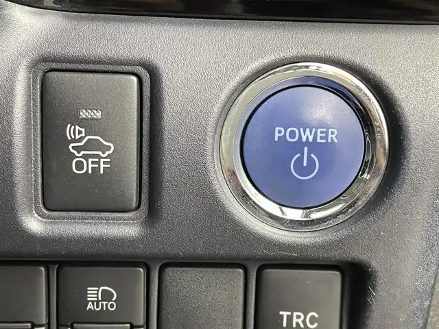 トヨタ ヴォクシー ハイブリッド ZS 煌Ⅱ 千葉県 2017(平29)年 6.4万km ブラッキッシュアゲハガラスフレーク 禁煙車/純正9インチナビ/・NSZT-Y66T/・CD/DVD/BT/フルセグ/純正12.1インチフリップダウンモニター/プリクラッシュセーフティ/車線逸脱警報/先行車発進告知/両側パワースライドドア/バックカメラ/LEDヘッドライト/オートライト/オートハイビーム/ロールサンシェイド/スマートキー/スペアキー/純正ビルトインETC