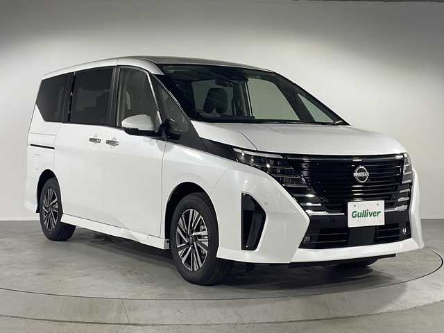 日産 セレナ e－パワー ハイウェイスター V 福岡県 2025(令7)年 0.1万km未満 プリズムホワイト ・アドバンスドドライブアシストディスプレイ（ナビ付）/・フルセグ/・Bluetooth/・プロパイロット/・両側パワースライドドア/・ハンズフリースライドドア/・アラウンドビューモニター/・インテリジェントルームミラー/・ワイヤレス充電器/・インテリジェント エマージェンシーブレーキ/・ハイビームアシスト/・ヒルスタートアシスト/・LDW（車線逸脱警報）/・標識検知機能/・踏み間違い衝突防止アシスト/・インテリジェント DA（ふらつき警報）/・オートライト/・LEDヘッドライト/・ビルトインETC/・電格ミラー/・ウィンカーミラー/・純正16インチAW