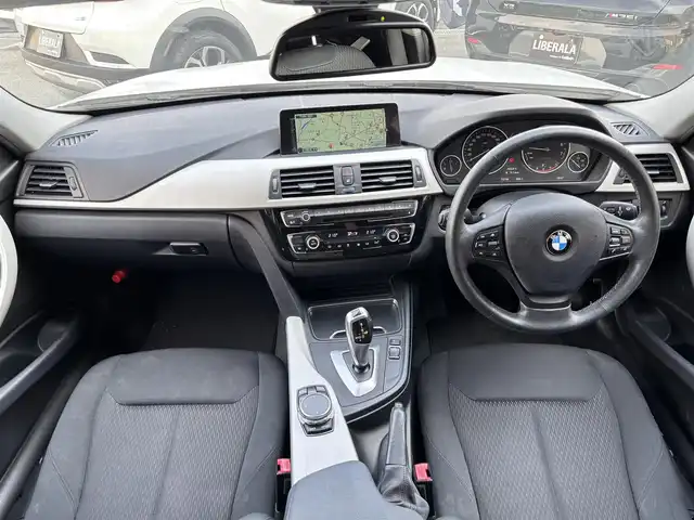 ＢＭＷ ３２０ｉ 山梨県 2016(平28)年 7.4万km サファイアブラックP
