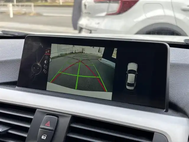 ＢＭＷ ３２０ｉ 山梨県 2016(平28)年 7.4万km サファイアブラックP