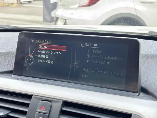 ＢＭＷ ３２０ｉ 山梨県 2016(平28)年 7.4万km サファイアブラックP