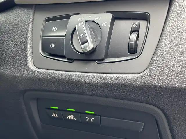 ＢＭＷ ３２０ｉ 山梨県 2016(平28)年 7.4万km サファイアブラックP