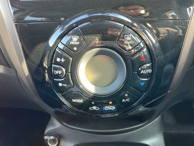 日産 ノート e－パワー メダリスト 新潟県 2019(平31)年 3.4万km ガーネットレッド ワンオーナー/純正ナビ（MM318D-W）/[CD、DVD、BT、TV、FM、AM]/アラウンドビューモニター/デジタルインナーミラー/クルーズコントロール/衝突軽減システム/ドラレコ/コーナーセンサー/ETC/プッシュスタート/レーンアシスト/横滑り防止装置/純正15インチAW/純正フロアマット