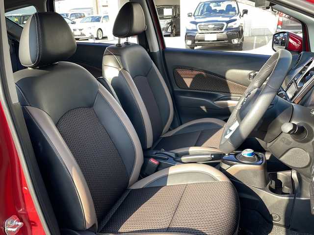 日産 ノート e－パワー メダリスト 新潟県 2019(平31)年 3.4万km ガーネットレッド ワンオーナー/純正ナビ（MM318D-W）/[CD、DVD、BT、TV、FM、AM]/アラウンドビューモニター/デジタルインナーミラー/クルーズコントロール/衝突軽減システム/ドラレコ/コーナーセンサー/ETC/プッシュスタート/レーンアシスト/横滑り防止装置/純正15インチAW/純正フロアマット