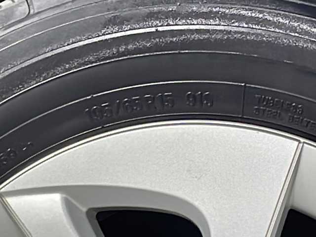 トヨタ プリウス S 広島県 2018(平30)年 5.1万km スーパーホワイトⅡ 社外ナビ/バックカメラ/セーフティセンス/・プリクラッシュセーフティ/・レーンディパーチャーアラート/・オートマチックハイビーム/・レーダークルーズコントロール/ETC/LEDヘッドランプ/オートライト/純正15インチホイールキャップ