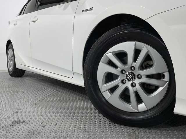 トヨタ プリウス S 広島県 2018(平30)年 5.1万km スーパーホワイトⅡ 社外ナビ/バックカメラ/セーフティセンス/・プリクラッシュセーフティ/・レーンディパーチャーアラート/・オートマチックハイビーム/・レーダークルーズコントロール/ETC/LEDヘッドランプ/オートライト/純正15インチホイールキャップ