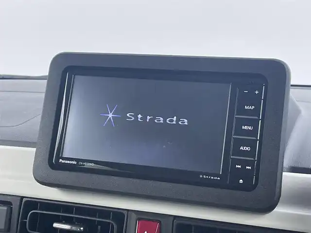 ダイハツ ムーヴ キャンバス ストライプス G 埼玉県 2024(令6)年 0.5万km シャイニングホワイトパール/スムーズグレーマイカメタリック 純正ナビ　Ｂｌｕｅｔｏｏｔｈ　フルセグ　ＤＶＤ／ＣＤ　ＵＳＢ　全方位カメラ　前席シートヒーター　両側パワースライドドア　ベンチシート　フルフラットシート　コーナーセンサー　ＬＥＤヘッドライト