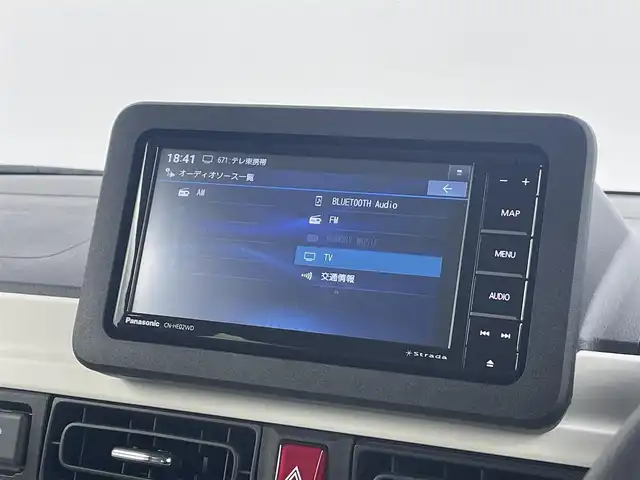 ダイハツ ムーヴ キャンバス ストライプス G 埼玉県 2024(令6)年 0.5万km シャイニングホワイトパール/スムーズグレーマイカメタリック 純正ナビ　Ｂｌｕｅｔｏｏｔｈ　フルセグ　ＤＶＤ／ＣＤ　ＵＳＢ　全方位カメラ　前席シートヒーター　両側パワースライドドア　ベンチシート　フルフラットシート　コーナーセンサー　ＬＥＤヘッドライト