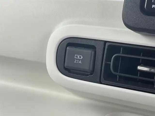 ダイハツ ムーヴ キャンバス ストライプス G 埼玉県 2024(令6)年 0.5万km シャイニングホワイトパール/スムーズグレーマイカメタリック 純正ナビ　Ｂｌｕｅｔｏｏｔｈ　フルセグ　ＤＶＤ／ＣＤ　ＵＳＢ　全方位カメラ　前席シートヒーター　両側パワースライドドア　ベンチシート　フルフラットシート　コーナーセンサー　ＬＥＤヘッドライト