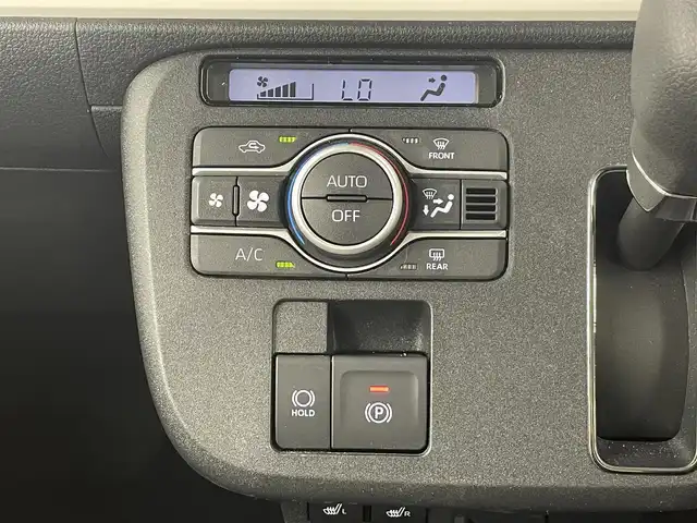 ダイハツ ムーヴ キャンバス ストライプス G 埼玉県 2024(令6)年 0.5万km シャイニングホワイトパール/スムーズグレーマイカメタリック 純正ナビ　Ｂｌｕｅｔｏｏｔｈ　フルセグ　ＤＶＤ／ＣＤ　ＵＳＢ　全方位カメラ　前席シートヒーター　両側パワースライドドア　ベンチシート　フルフラットシート　コーナーセンサー　ＬＥＤヘッドライト