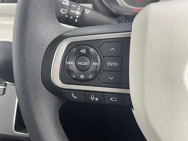 ダイハツ ムーヴ キャンバス ストライプス G 埼玉県 2024(令6)年 0.5万km シャイニングホワイトパール/スムーズグレーマイカメタリック 純正ナビ　Ｂｌｕｅｔｏｏｔｈ　フルセグ　ＤＶＤ／ＣＤ　ＵＳＢ　全方位カメラ　前席シートヒーター　両側パワースライドドア　ベンチシート　フルフラットシート　コーナーセンサー　ＬＥＤヘッドライト