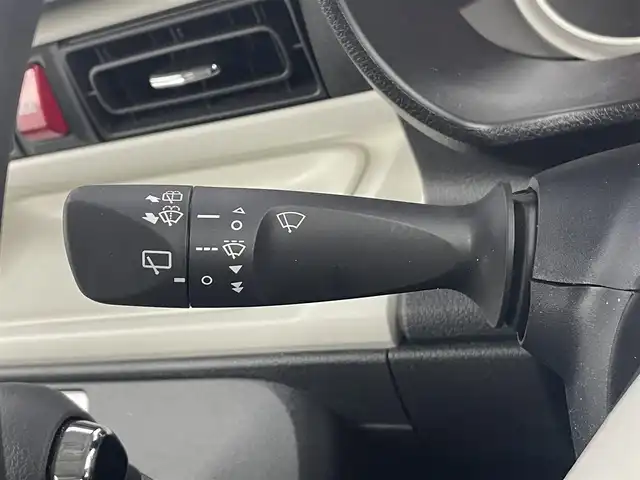 ダイハツ ムーヴ キャンバス ストライプス G 埼玉県 2024(令6)年 0.5万km シャイニングホワイトパール/スムーズグレーマイカメタリック 純正ナビ　Ｂｌｕｅｔｏｏｔｈ　フルセグ　ＤＶＤ／ＣＤ　ＵＳＢ　全方位カメラ　前席シートヒーター　両側パワースライドドア　ベンチシート　フルフラットシート　コーナーセンサー　ＬＥＤヘッドライト